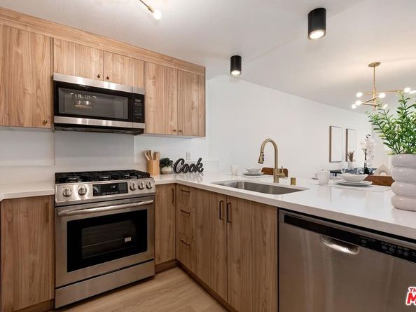 1633 S Bentley Avenue 204, Los Angeles CA 90025