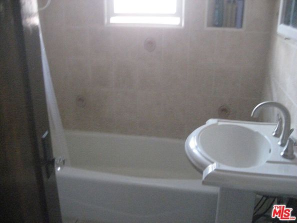 543 W 101st Street, Los Angeles CA 90044