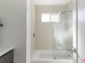 305 W Avenue 38, Los Angeles CA 90065