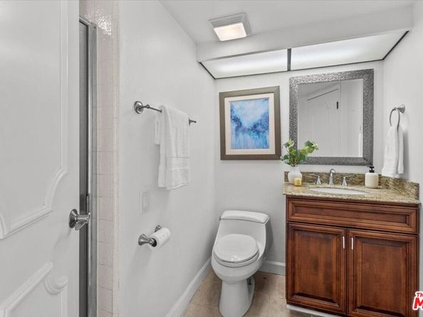 817 5th Street B, Santa Monica CA 90403