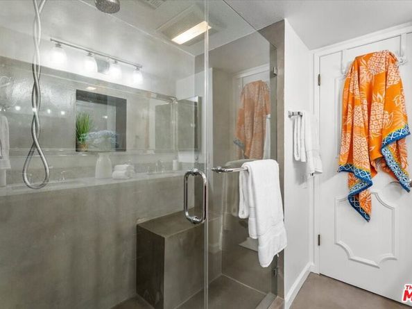 817 5th Street B, Santa Monica CA 90403