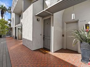817 5th Street B, Santa Monica CA 90403