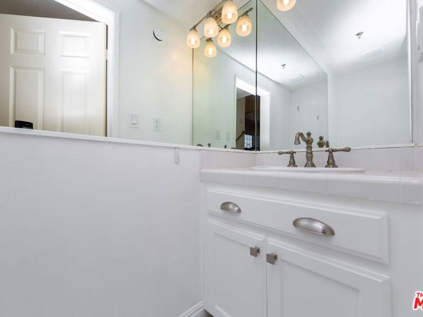 2205 S Bentley Avenue 302, Los Angeles CA 90064