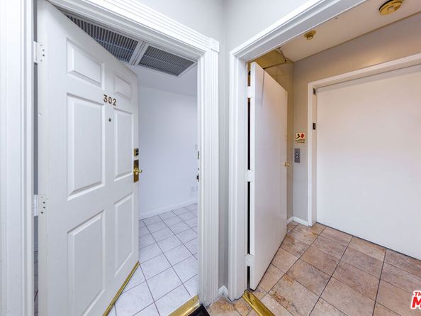 2205 S Bentley Avenue 302, Los Angeles CA 90064