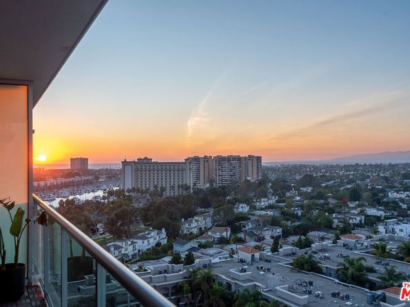 13700 Marina Pointe Drive 1520, Marina Del Rey CA 90292