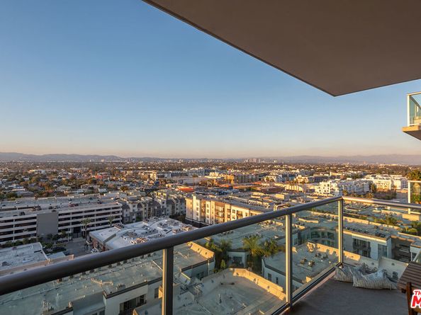 13700 Marina Pointe Drive 1520, Marina Del Rey CA 90292