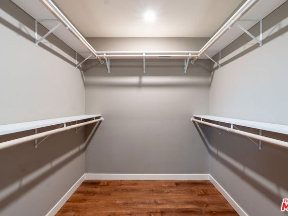 20456 W Strathern Street, Winnetka CA 91306