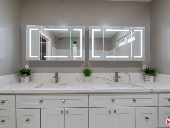 20456 W Strathern Street, Winnetka CA 91306