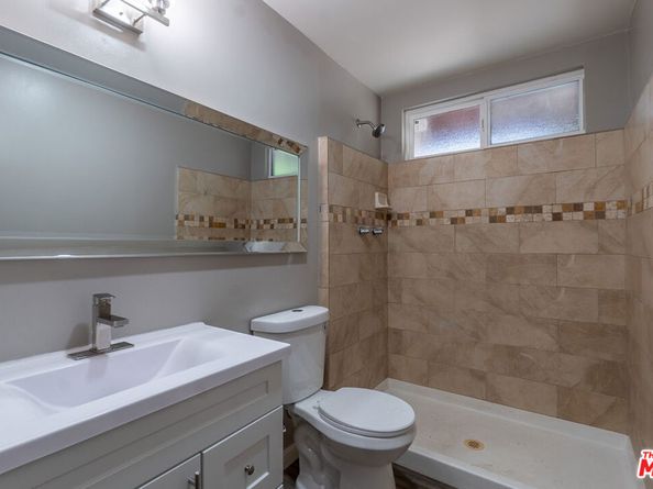 20456 W Strathern Street, Winnetka CA 91306