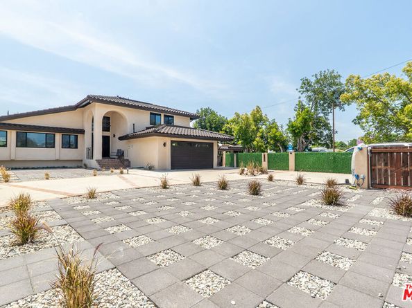 20456 W Strathern Street, Winnetka CA 91306