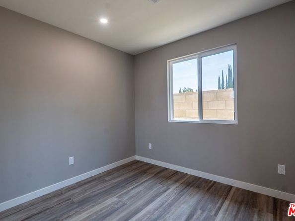 20456 W Strathern Street, Winnetka CA 91306