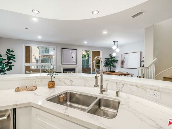 13031 Villosa Place 102, Playa Vista CA 90094