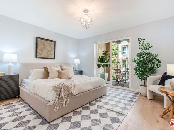 13031 Villosa Place 102, Playa Vista CA 90094