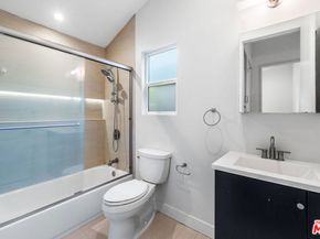 408 N La Fayette Park Place, Los Angeles CA 90026