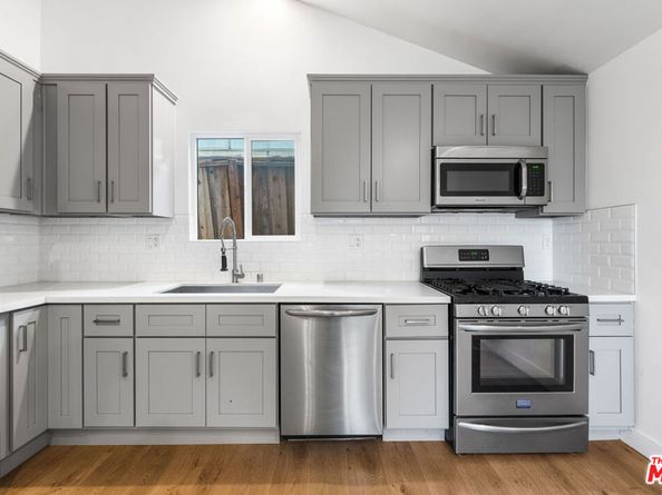 408 N La Fayette Park Place, Los Angeles CA 90026
