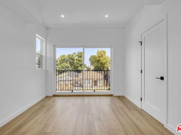 10828 Hesby Street, North Hollywood CA 91601