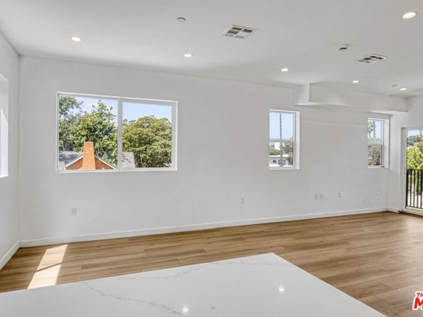 10828 Hesby Street, North Hollywood CA 91601