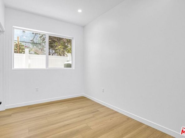 10828 Hesby Street, North Hollywood CA 91601