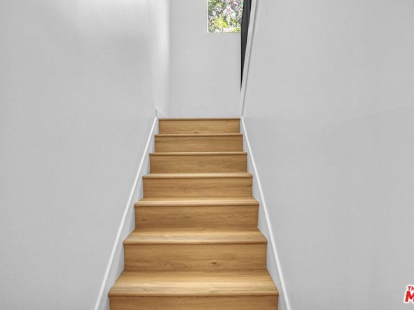 10828 Hesby Street, North Hollywood CA 91601