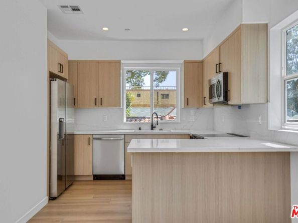 10828 Hesby Street, North Hollywood CA 91601