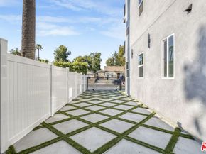 10828 Hesby Street, North Hollywood CA 91601