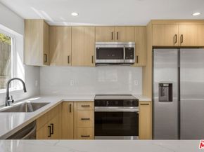 10828 Hesby Street, North Hollywood CA 91601