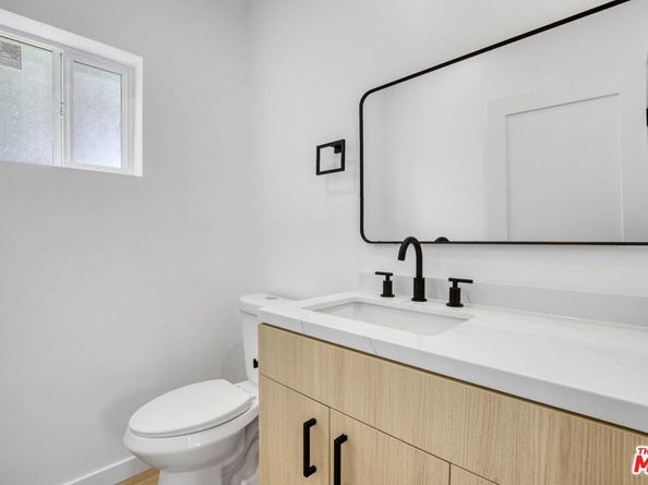 10828 Hesby Street, North Hollywood CA 91601