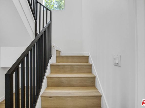 10828 Hesby Street, North Hollywood CA 91601