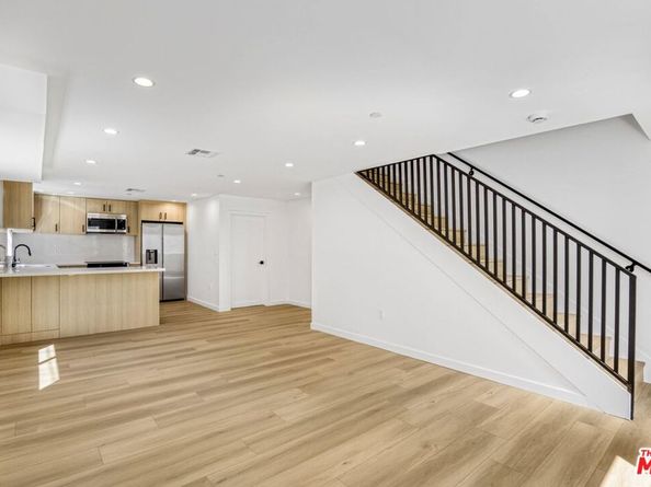 10828 Hesby Street, North Hollywood CA 91601