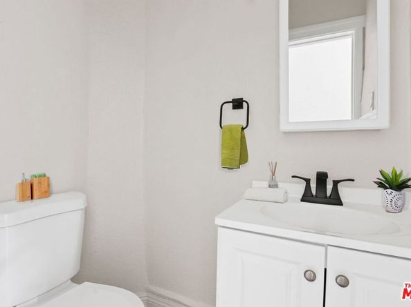 2370 Lime Avenue, Long Beach CA 90806