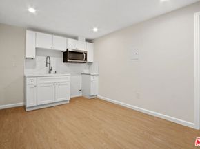 2370 Lime Avenue, Long Beach CA 90806