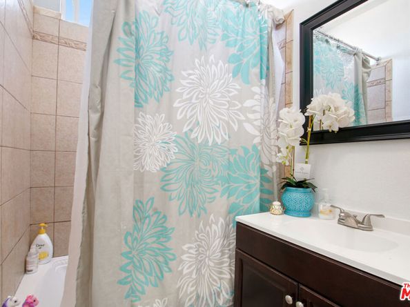 2370 Lime Avenue, Long Beach CA 90806