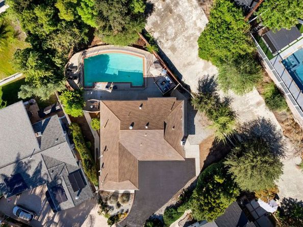 9446 Mclennan Avenue, Northridge CA 91343