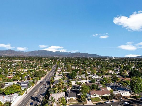 9446 Mclennan Avenue, Northridge CA 91343