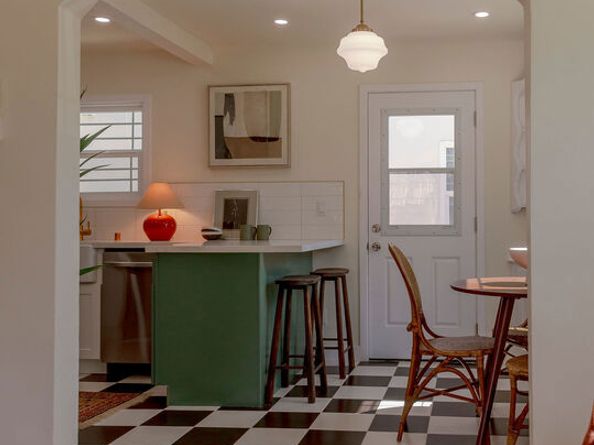 1462 Burnside Avenue, Los Angeles CA 90019