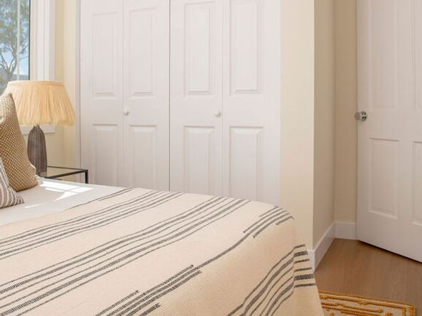 1462 Burnside Avenue, Los Angeles CA 90019