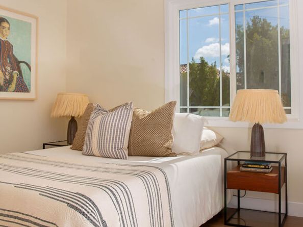 1462 Burnside Avenue, Los Angeles CA 90019