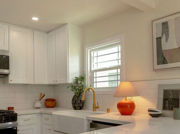 1462 Burnside Avenue, Los Angeles CA 90019