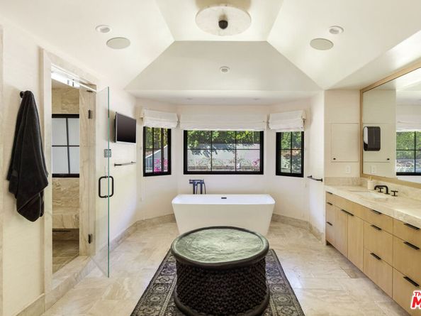 7651 Willow Glen Road, Los Angeles CA 90046