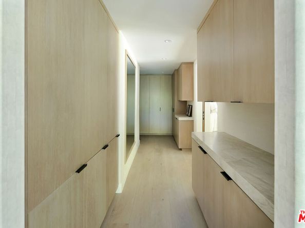 7651 Willow Glen Road, Los Angeles CA 90046