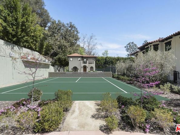 7651 Willow Glen Road, Los Angeles CA 90046