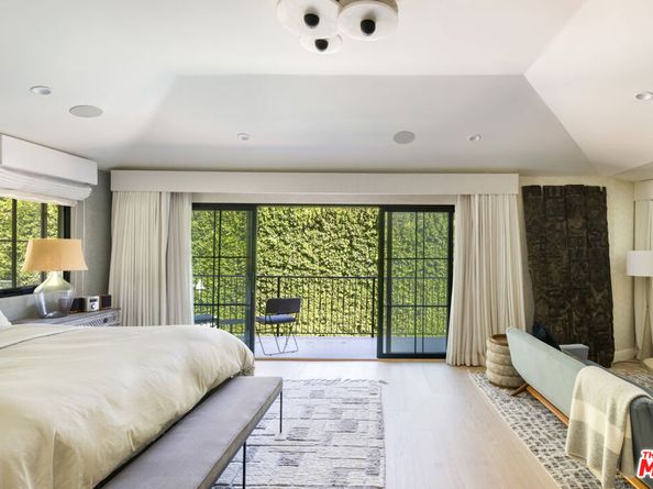 7651 Willow Glen Road, Los Angeles CA 90046