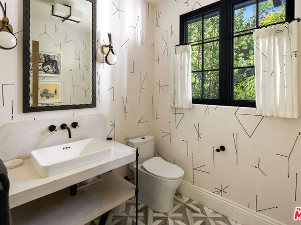 7651 Willow Glen Road, Los Angeles CA 90046