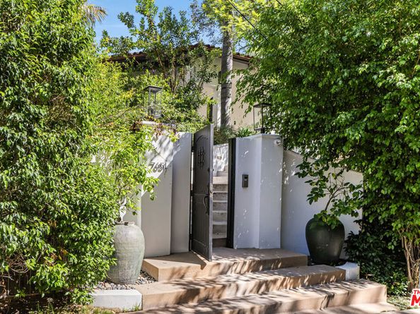 7651 Willow Glen Road, Los Angeles CA 90046