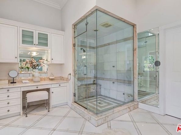 547 Loring Avenue, Los Angeles CA 90024