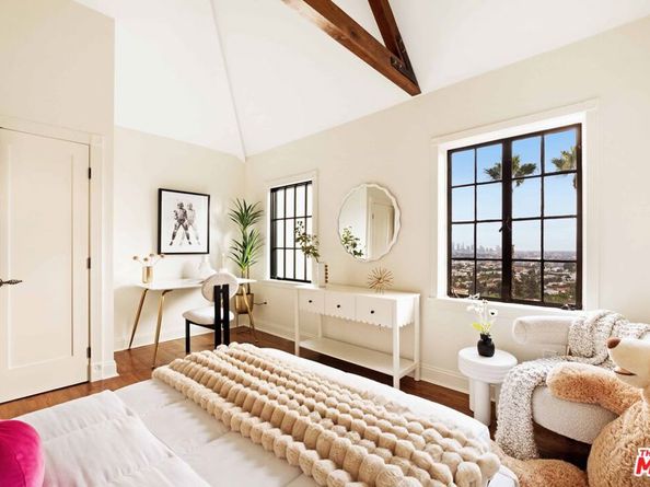 4818 Bonvue Avenue, Los Angeles CA 90027