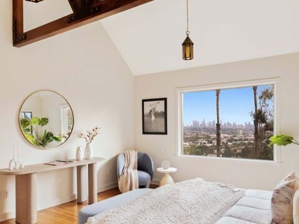 4818 Bonvue Avenue, Los Angeles CA 90027