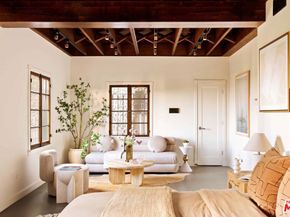 4818 Bonvue Avenue, Los Angeles CA 90027