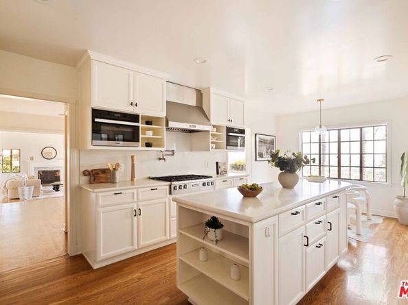 4818 Bonvue Avenue, Los Angeles CA 90027