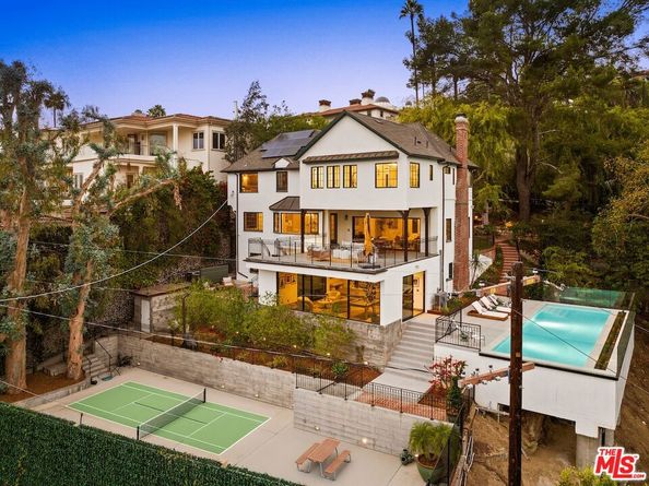 4818 Bonvue Avenue, Los Angeles CA 90027